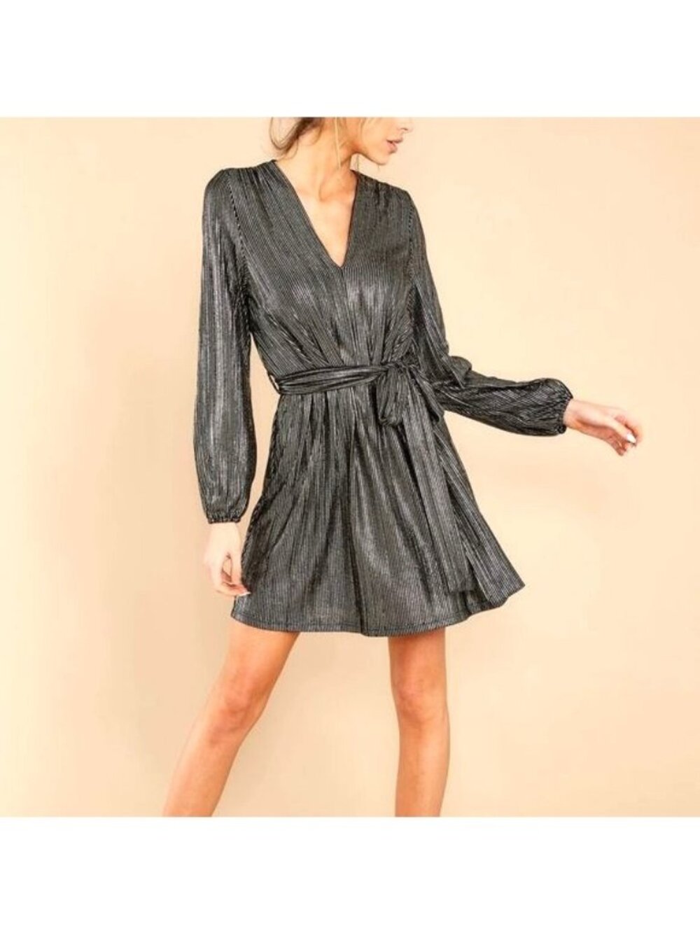 SHEIN - WOMENS SHIMMER SYLVER LONG SLEEVE V-NECK SIDE ZIPPER DRESS SIZE MEDIUM